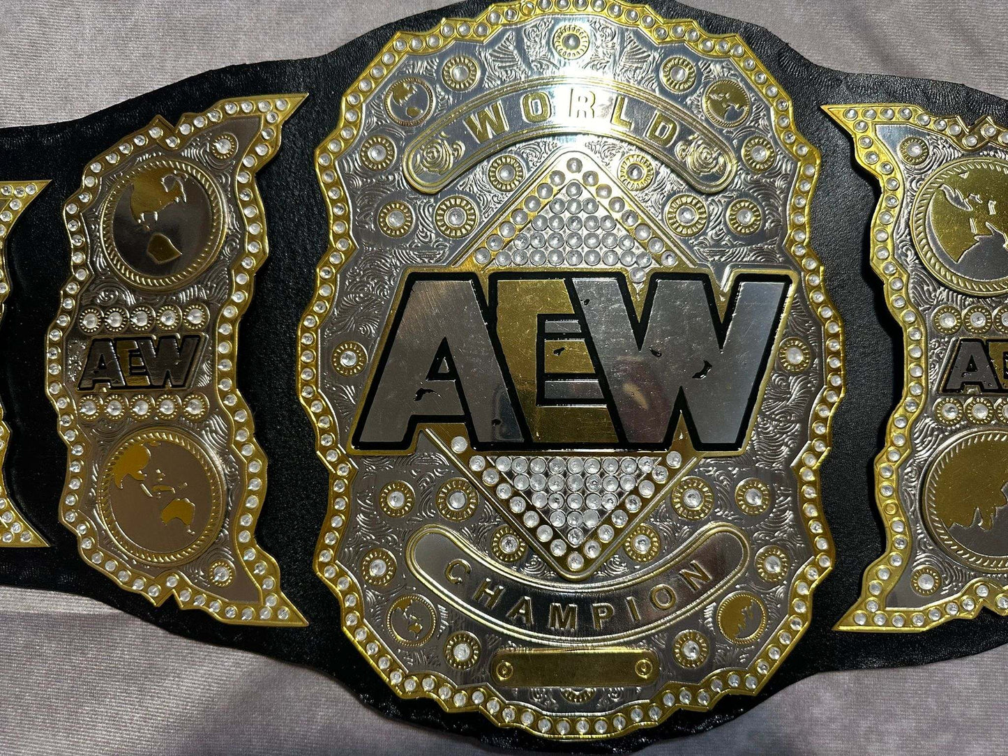 JNJ Collectibles AEW World Heavyweight Championship Belt